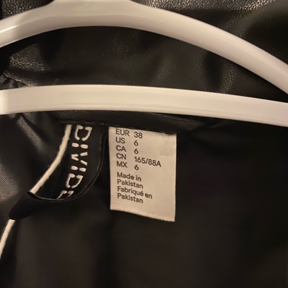 Faux Leather H&M biker jacket - Picture 3 of 4